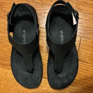 Vionic Terra thong sandal, Velcro back strap, black, size 6, excellent condition